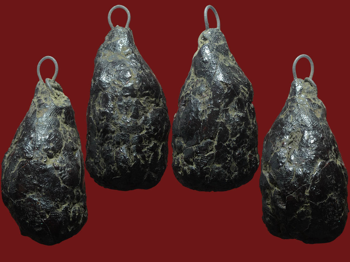 ตะกรุดเครื่องรางพอกครั่ง