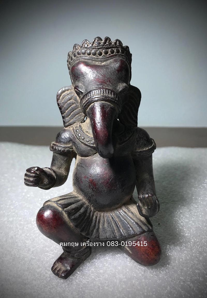 พระพิฆเนศไม้แกะเก่าลงารักร้อยปี