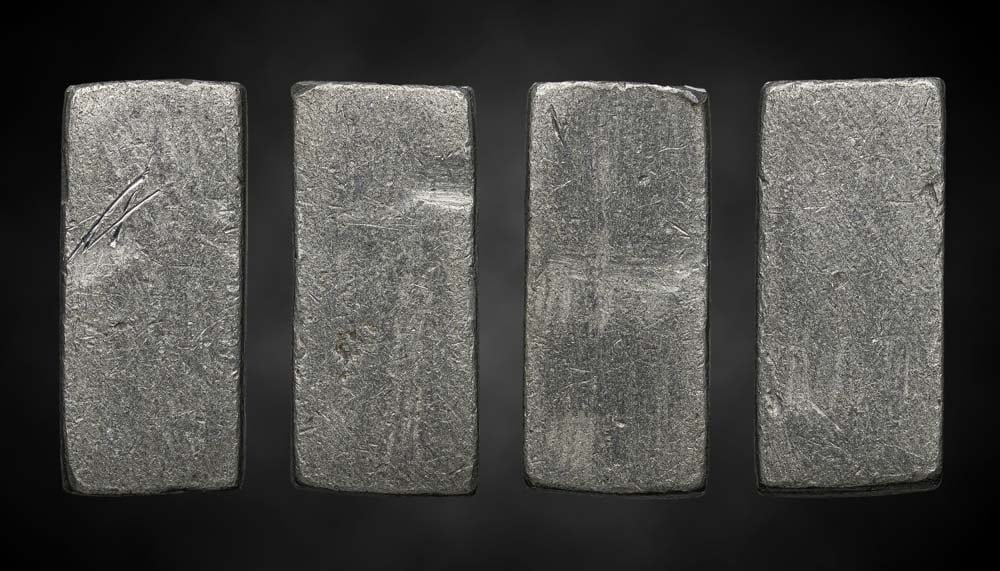 เครื่องรางแปลกแท่งเหลี่ยม