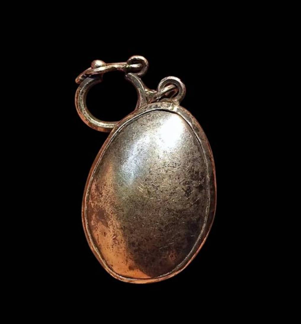 เบี้ยแก้ ลพ.นุ่ม วัดนางใน เลี่ยมเงินเดิม