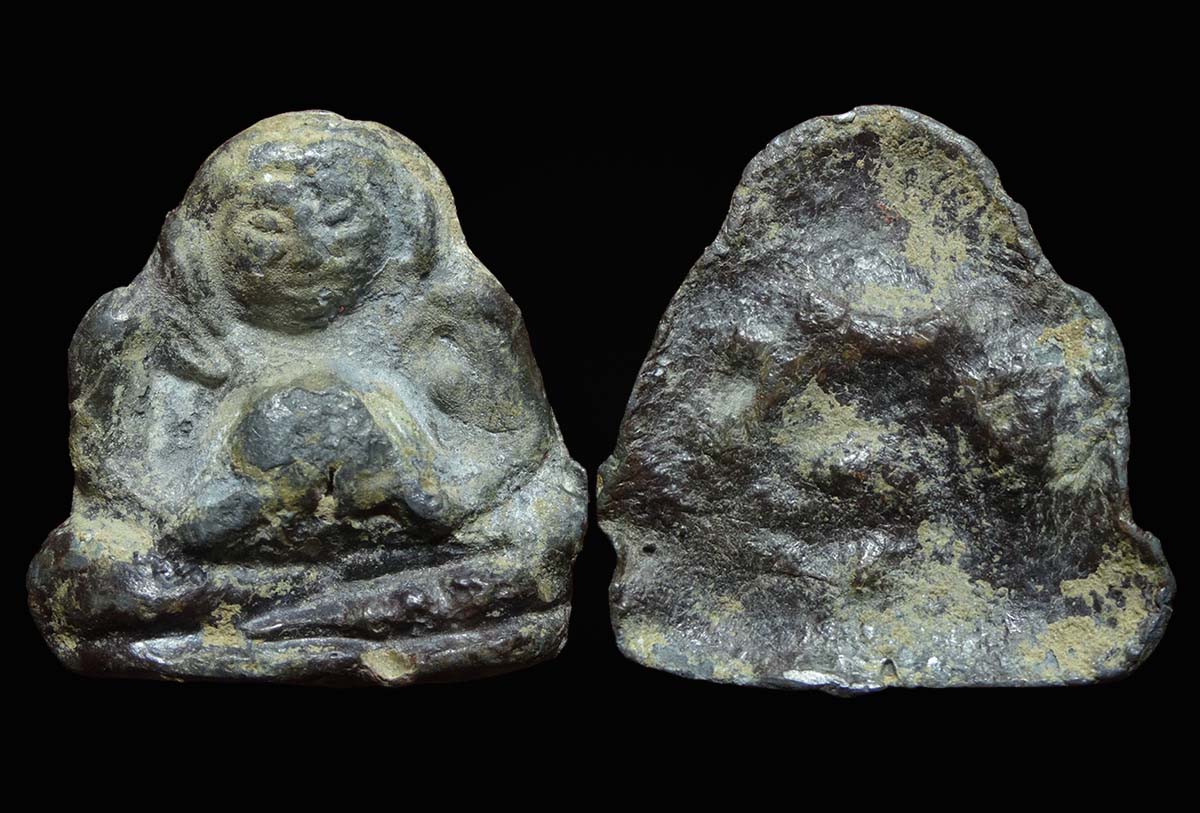 พระสังกัจจายน์สนิมแดง กรุเขาพนมเพลิง