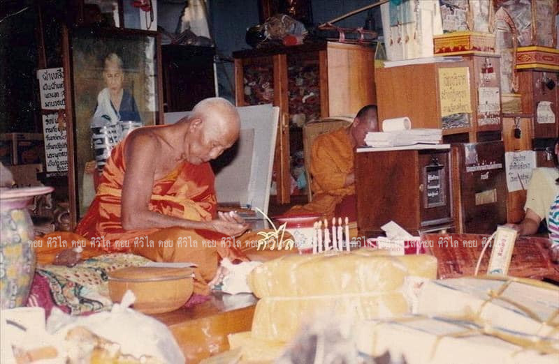 เต่าสำลีชุบสีผึ้งครูบาชัยวงค์ วัดพระพุทธบาทห้วยต้ม ผิวหิ้งแท้ดูง่าย