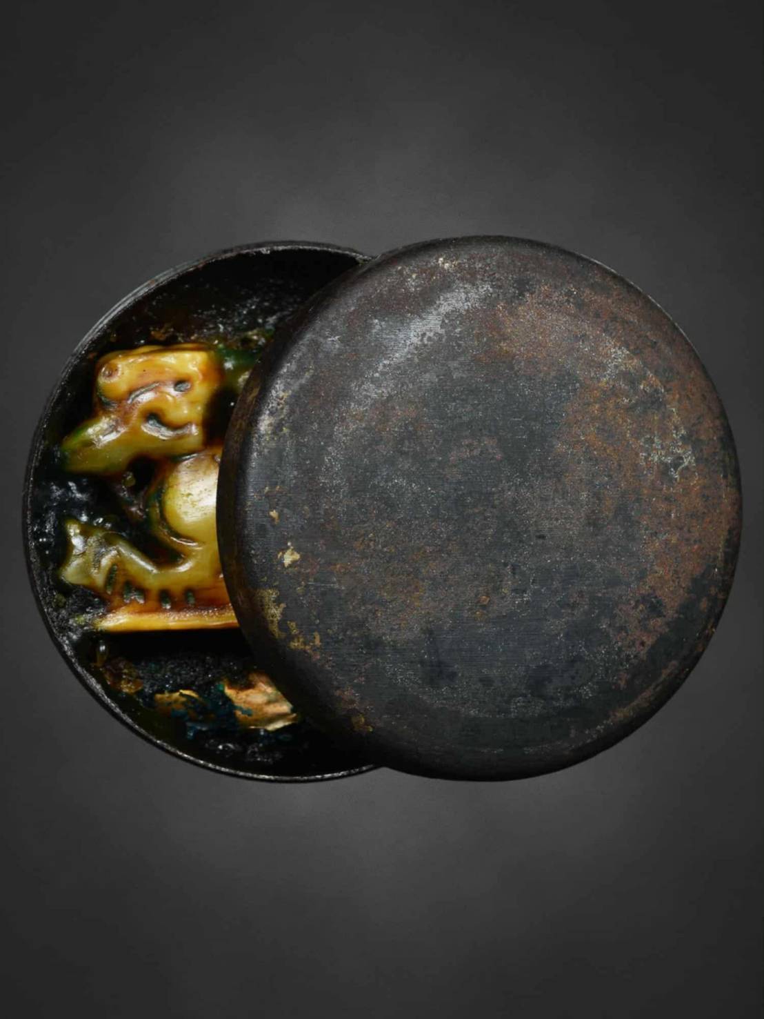 สีผึ้งฝังสิงห์ปากเป็ด ลพ.เฮง วัดเขาดิน