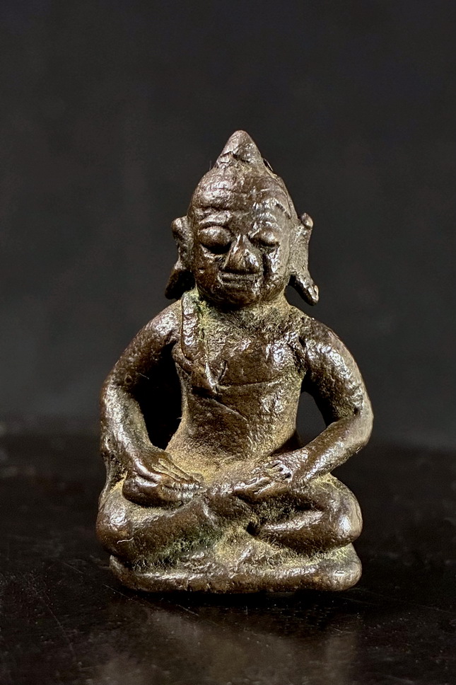 เพชรกลับ มีหูแขวนเนื้อโลหะผสมจัดมาก