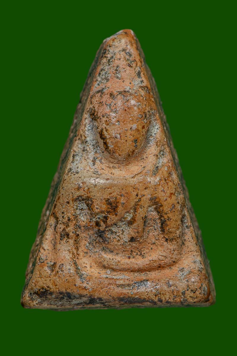 พระนางพญา กรุวัดนางพญา พิมพ์เทวดา