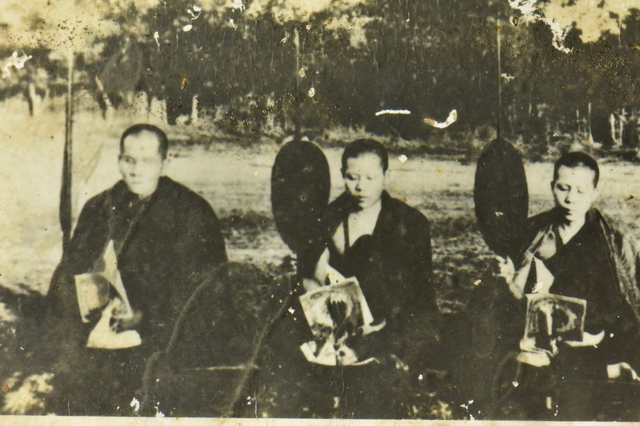 รูปถ่ายเก่าครูบาสามพ่อลูก ครูบาพรหมจักรฯ