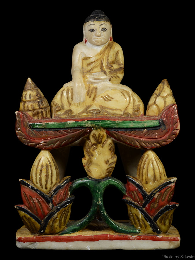 พระบูชาหินแกะ ฐานดอกไม้ ศิลปะ พม่า หน้าตัก 2 นิ้ว สูง 4นิ้ว