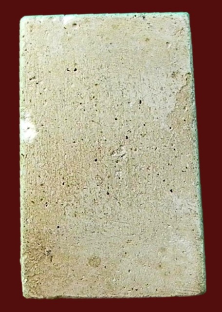 สมเด็จเกศไชโยรุ่นสร้างเขื่อน พ.ศ. 2495 พิมพ์ 7 ชั้นนิยมเนื้อขาวออกเหลือง สภาพสวยครับ