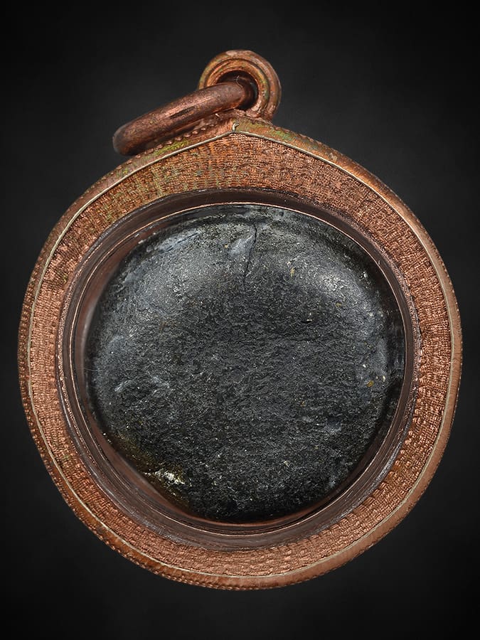 ยาหัวผีลู เนื้อผงยาเก่า ทาทอง