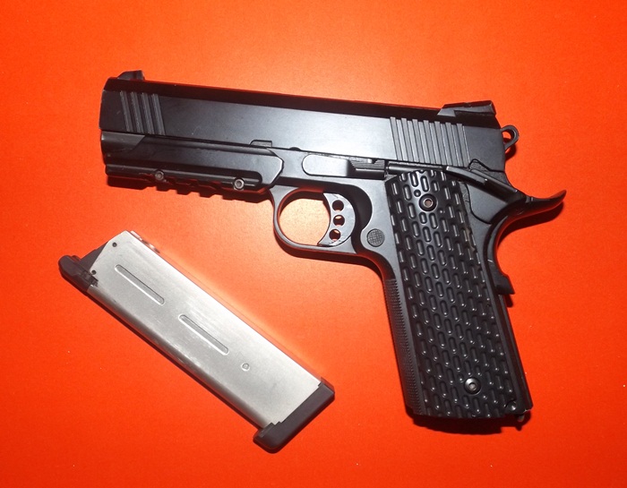 GAS  POWER  AIRSOFT  GUN  1911B อุปกรณ์ครบครับสายนี้ไม่ควรพลาด