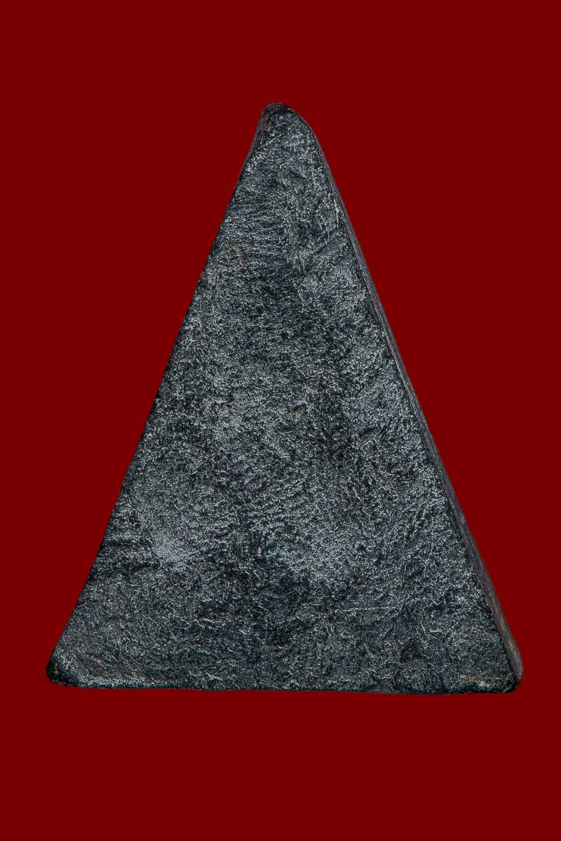 พระนางพญา วัดสุดสวาสดิ์ พิมพ์หูกระต่าย 