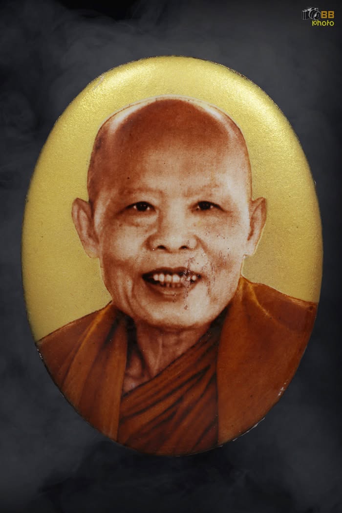 ล็อกเก็ต สารพัดนึก หลวงพ่อประสิทธิ์ 