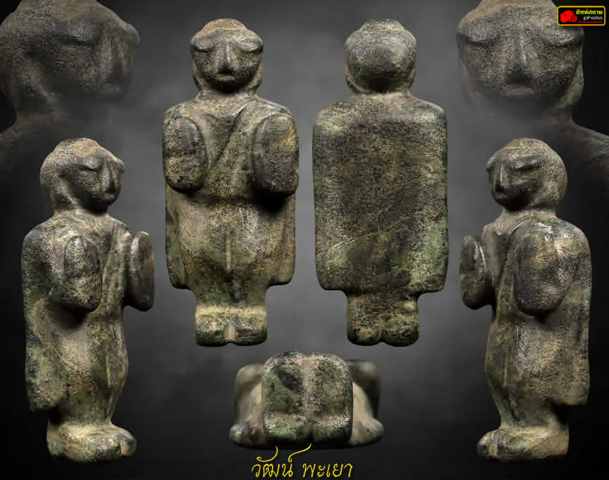 พระพุทธรูปปางแสดงธรรม หินเขียวแม่น้ำโขง 