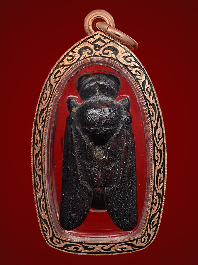 แมลงภู่คำวิเศษไทใหญ่ลงรักเก่า