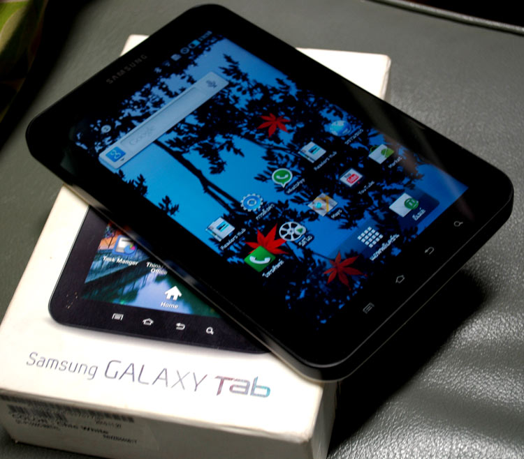 มือถือ Samsung Galaxy Tab P1000 หน้าจอ 7นิ้ว สภาพ 95% กล่องอุปกรณ์ครบ