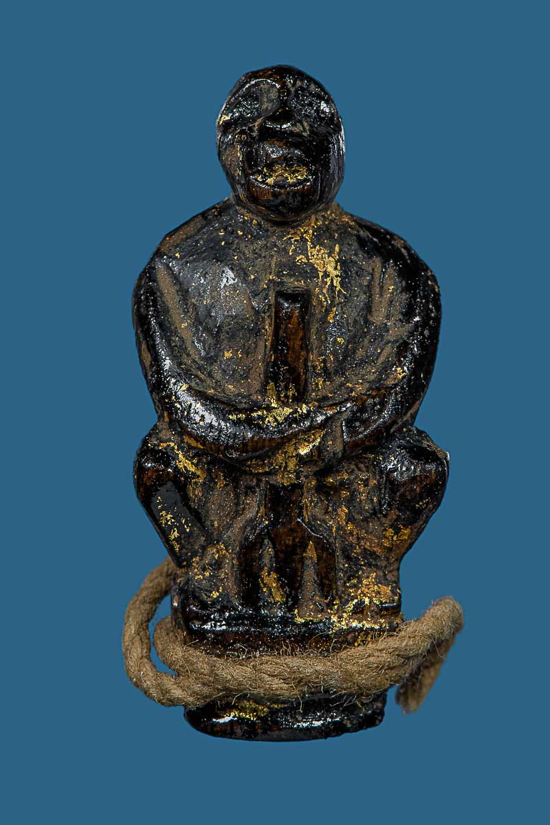 ลิงถือตรี หลวงพ่อดิ่ง วัดบางวัว ลงรัก