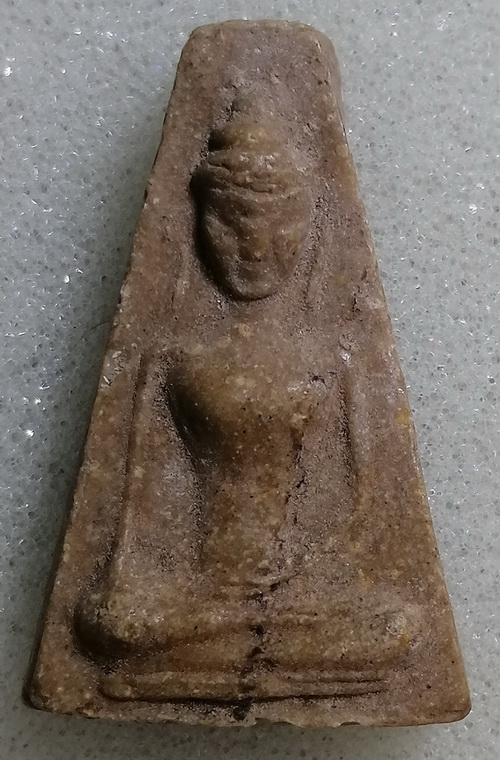 พระผงสุพรรณเนื้อผงน้ำมันหลวงพ่อกวยปี15