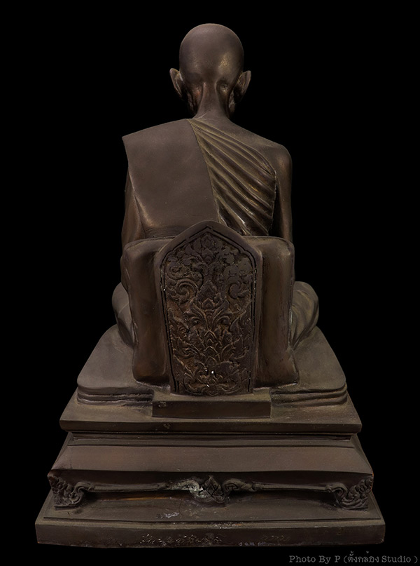 พระบูชา หลวงปู่โต๊ะ วัดประดู่ฉิมพลี สร้างปี 2524 หน้าตัก 9นิ้ว ต็อกโค็ต หน้าสังฆฎิ หายาก 