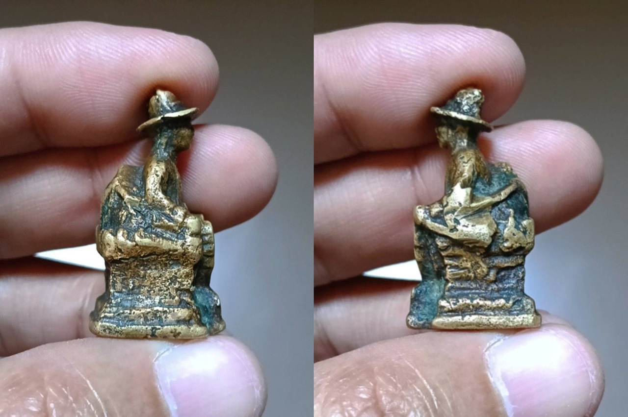 รูปหล่อพระเจ้าตาก วัดสุทัศน์ ปี2494