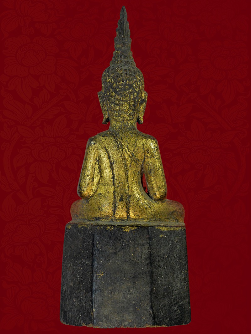 พระไม้โบราณล้านนา สวยมากๆครับ