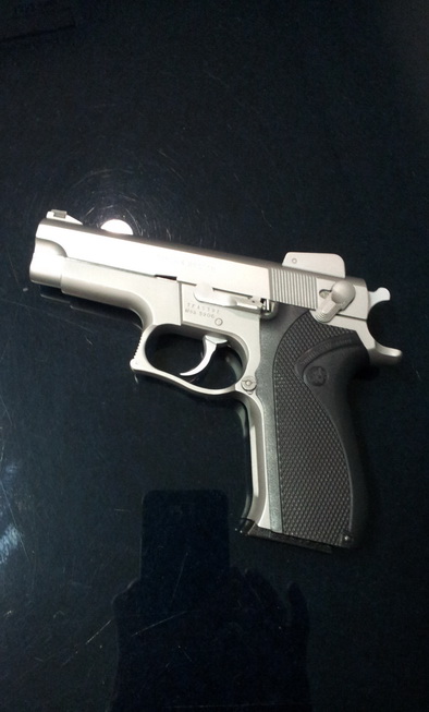 Smith & Wesson M-5906 ขนาด 9 มม.