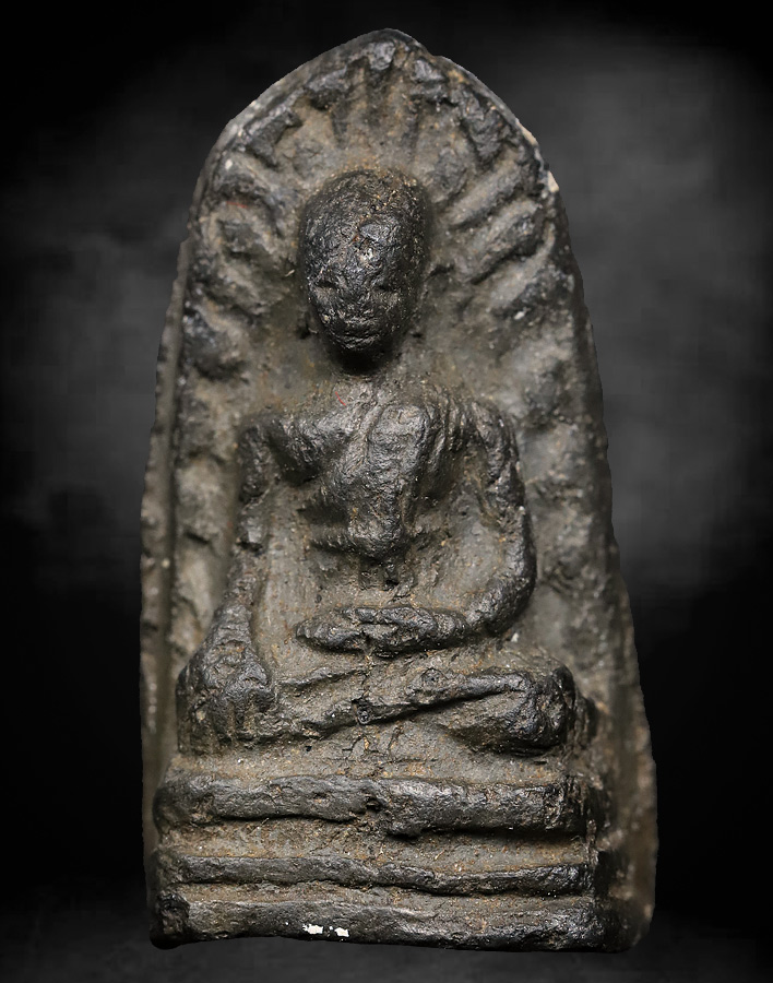 พระรอดรูปเหมือน ครูบาศรีวิชัย เนื้อดํา 