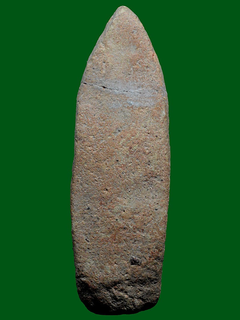 พระลีลาเนื้อดินโบราญ เก่าๆ มีลอยหักตรงคอ