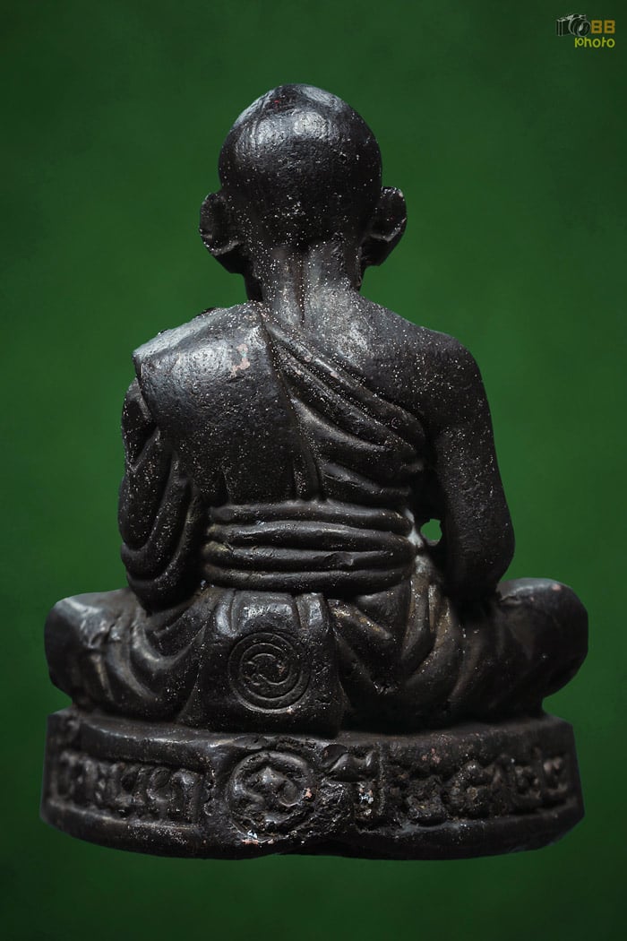 รูปหล่อหลวงปู่ดู่ วัดสะแก