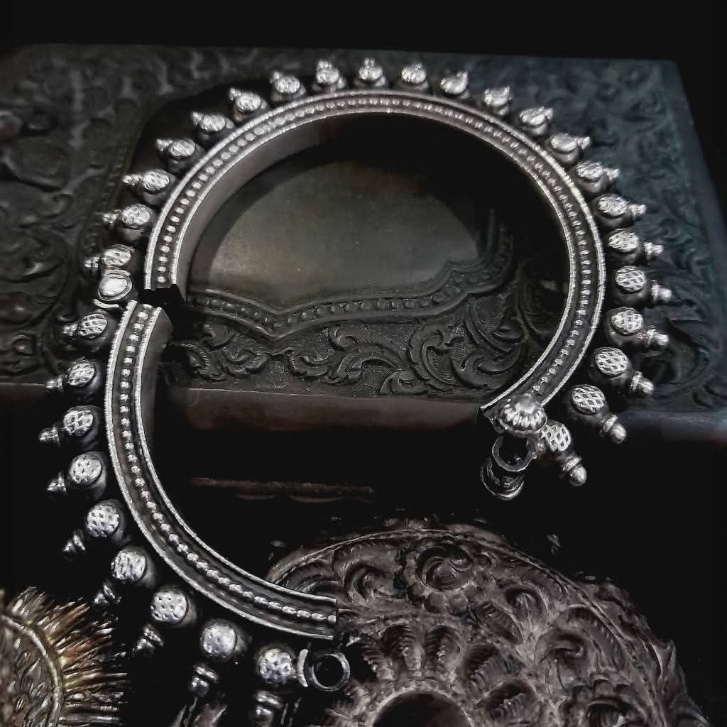 กำไลเงินแท้งานช่างยุคเก่าถอดสลักได้