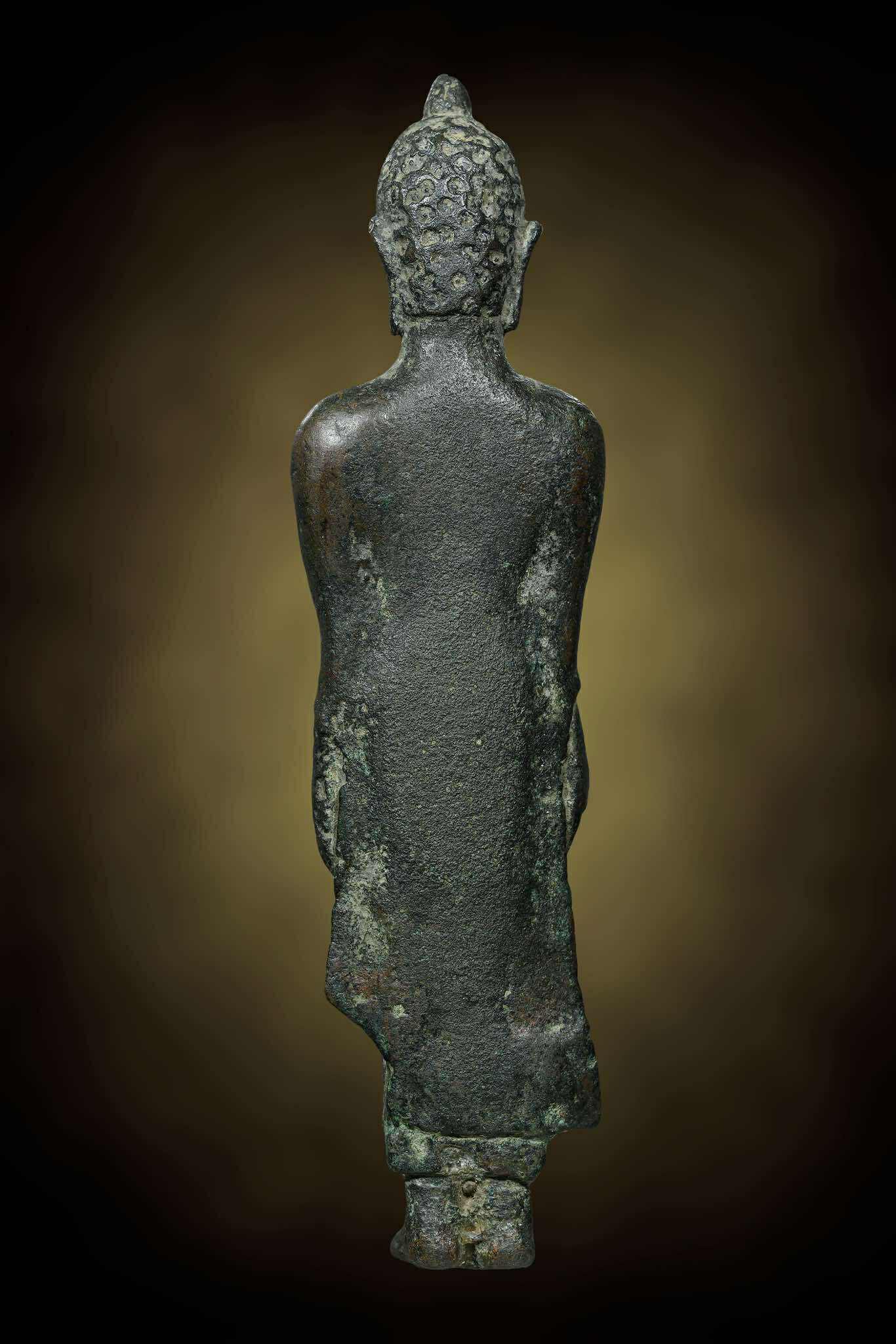 พระเนื้อสัมริดปางเปิดโลกกรุวัดมหาธาตุ