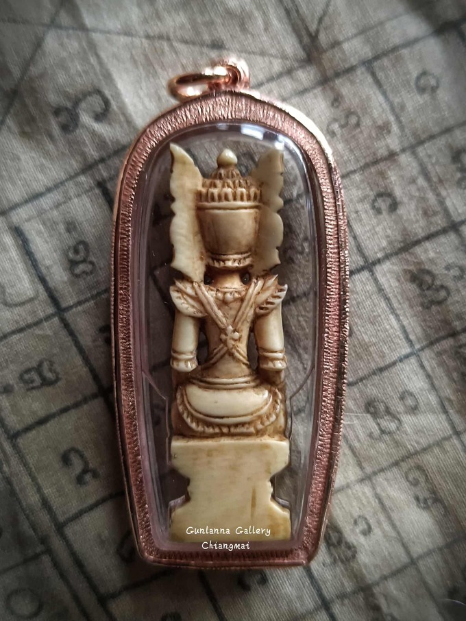 พระเจ้าระแข่ง(งา)ศิลปะไทใหญ่