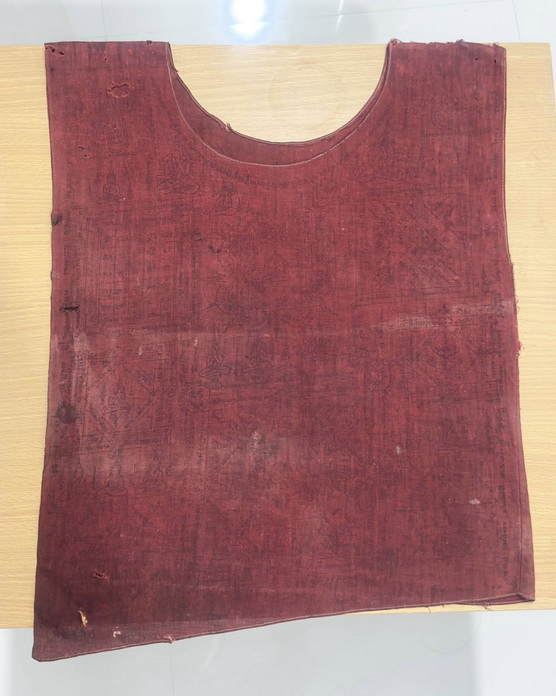 เสื้อยันต์ หลวงพ่อจาด วัดบางกระเบา 