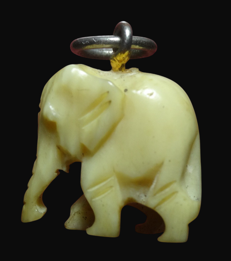 ช้างงาแกะหลวงปู่ทิม ออกวัดโพธิ์สัมพันธ์