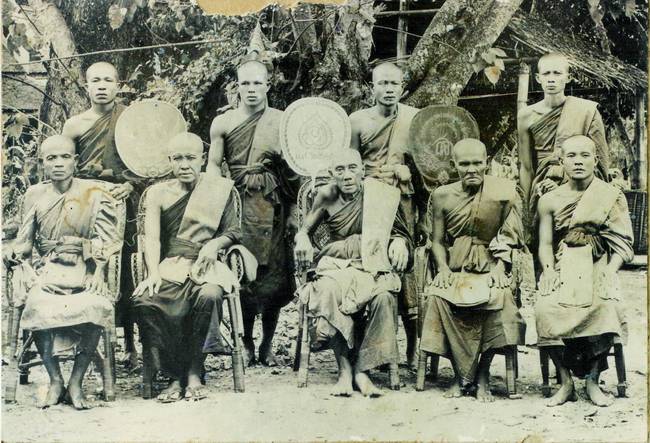 เหรียญสร้างอนุสาวรีย์ หลวงพ่อกลั่น วัดพระญาติการาม จ.อยุธยาปี2505 หลวงปู่ดู่,หลวงพ่ออั้น ปลุกเสก!!