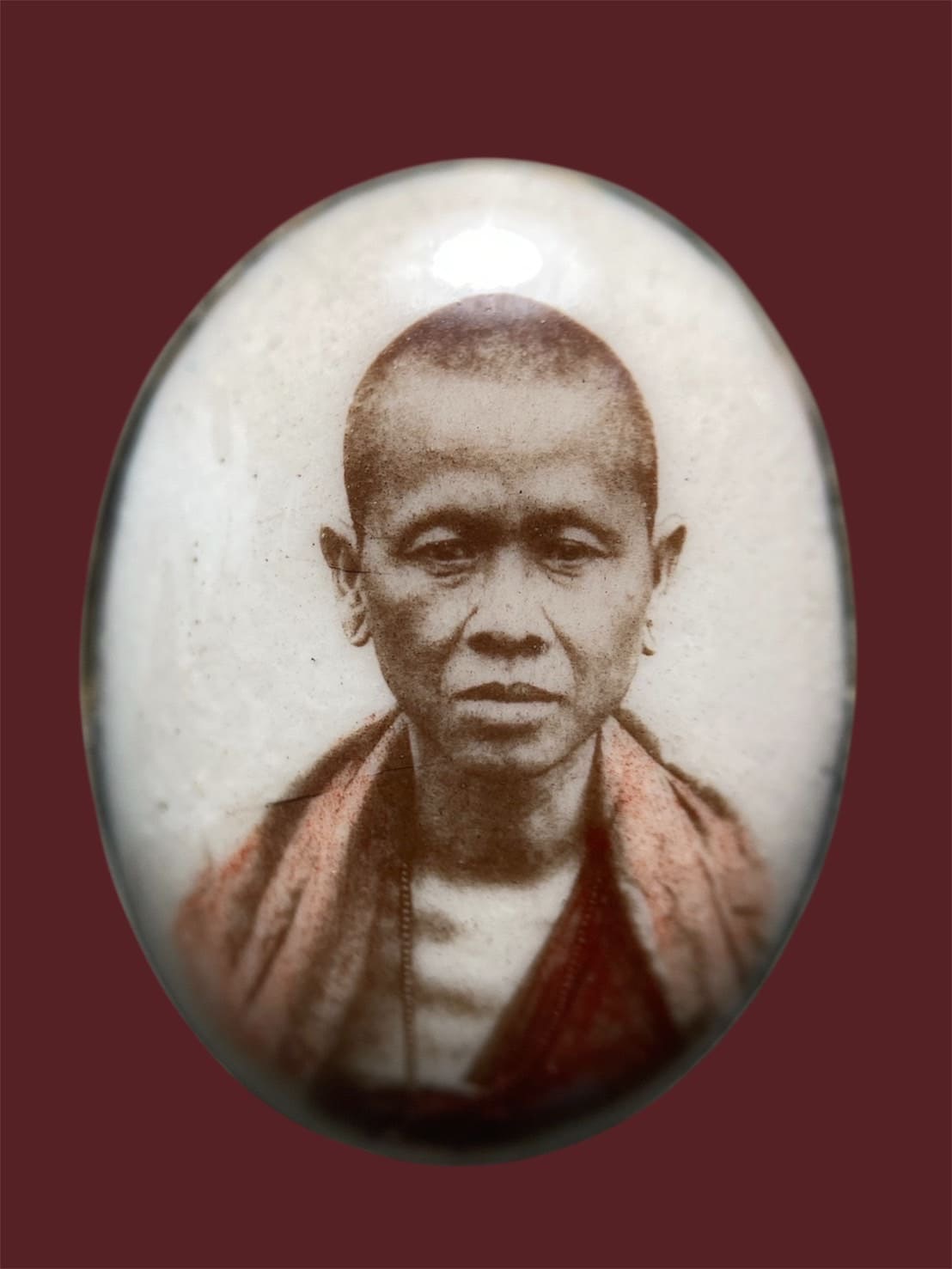 ล็อกเก็ตเม็ตแตงตามรอยจอบทองคำ