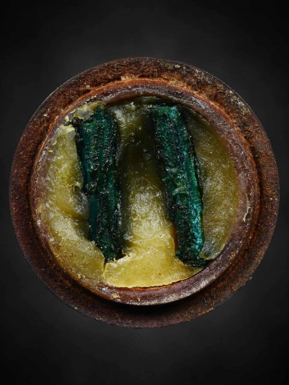 สีผึ้งน้ำมันพราย อ.วรา ปราการ