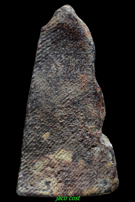 พระร่วงนั่ง กรุดงเชือก สนิมแดง จ,สุพรรณบุรี