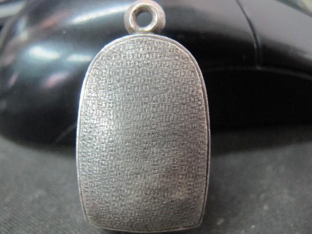 ตลับพระคง เงินงานทำมือครับ เคาะเดียว