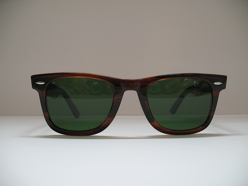 RAY-BAN Wayfarer (รุ่น1) USA. size 50 mm. กรอบดำเลนส์เขียว G-15  B&L (BAUSCH & LOMB) สภาพไม่มีตำหนิใ