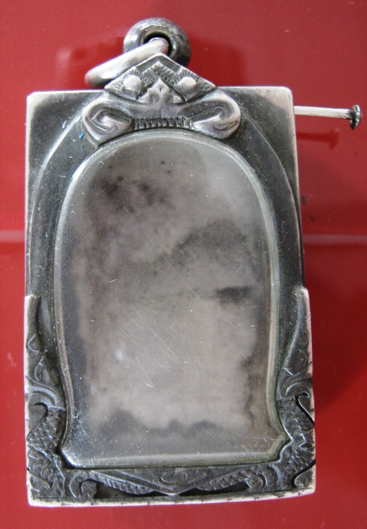 ตลับเงินสวยๆ3ใบ ปิด1,500บาท โอนก่อนได้ก่อน Netแล้ว