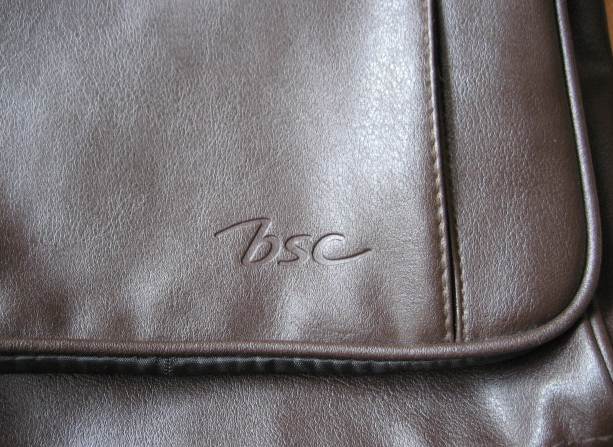 กระเป๋าหนังสะพาย BSC แท้ ขนาด กว้าง x สูง =  25 x 30 ซม.