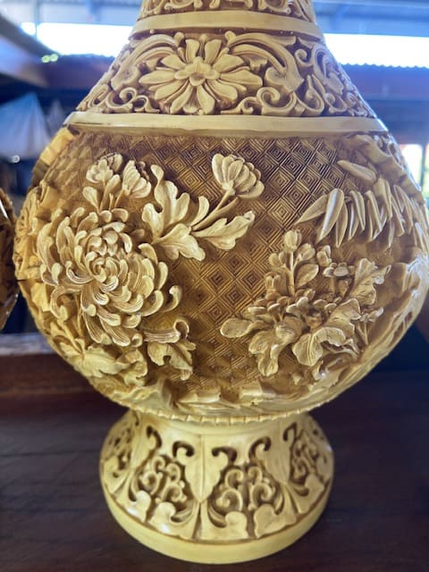 แจกัญงานเรซิน เก่าสวยมาก