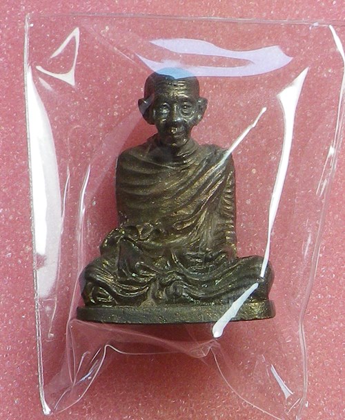 รูปหล่อหลวงพ่อเกษม พญาวันมหาโชค นวะ ปี36