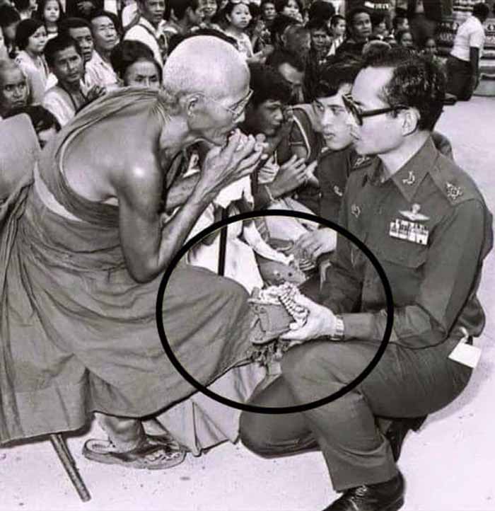 เต่าสำลีครูบาชัยวงค์  วัดพระบาทห้วยต้ม อำเภอลี้