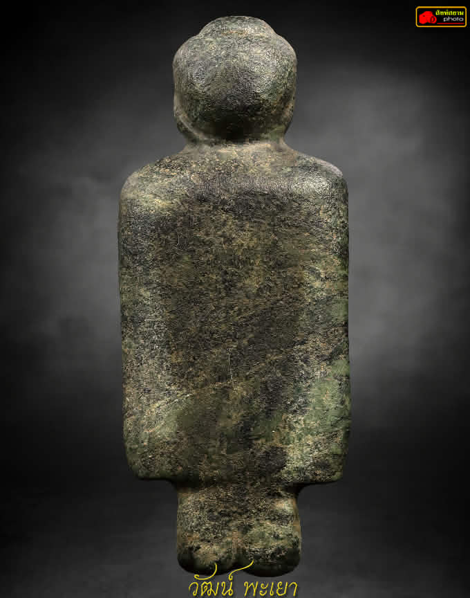 พระพุทธรูปปางแสดงธรรม หินเขียวแม่น้ำโขง 