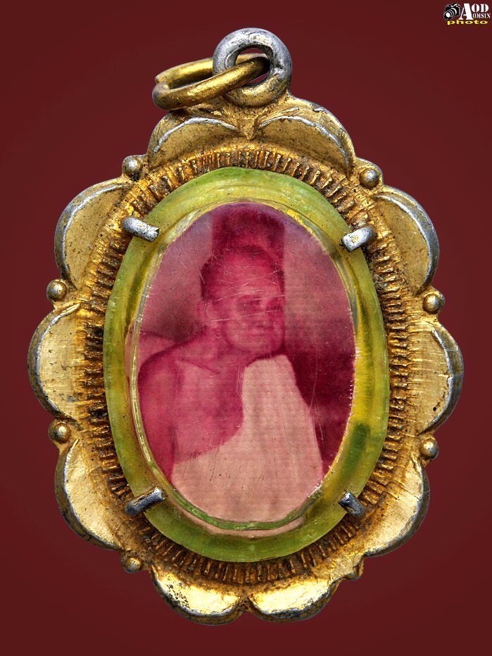 รูปถ่ายหนังไก่ ครูบาขาวปี