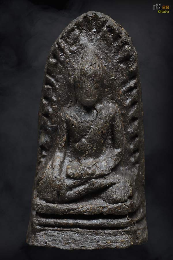 พระรอด วัดพระสิงห์ พิมพ์หน้าหนูใหญ่