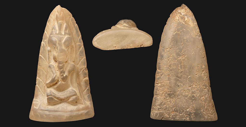 พระพิฆเนศแก้วแกะโบราณ