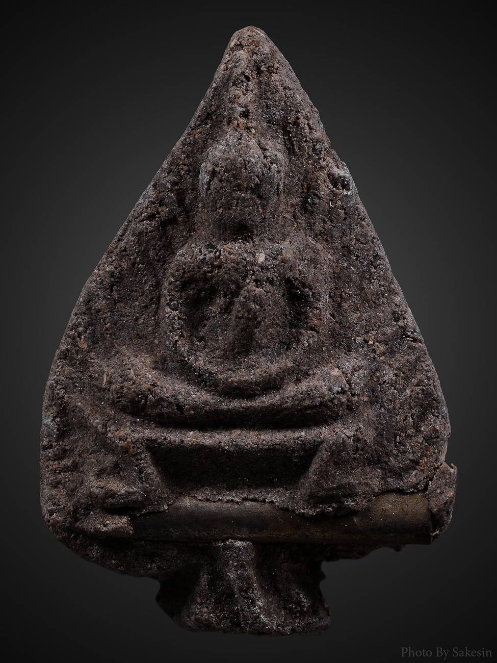 กลีบบัวรุ่นแรกครูบาจันต๊ะเนื้อดำหายากมาก