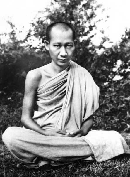 พระผงมงคลเกษม 3 ลพ.เกษม เขมโก